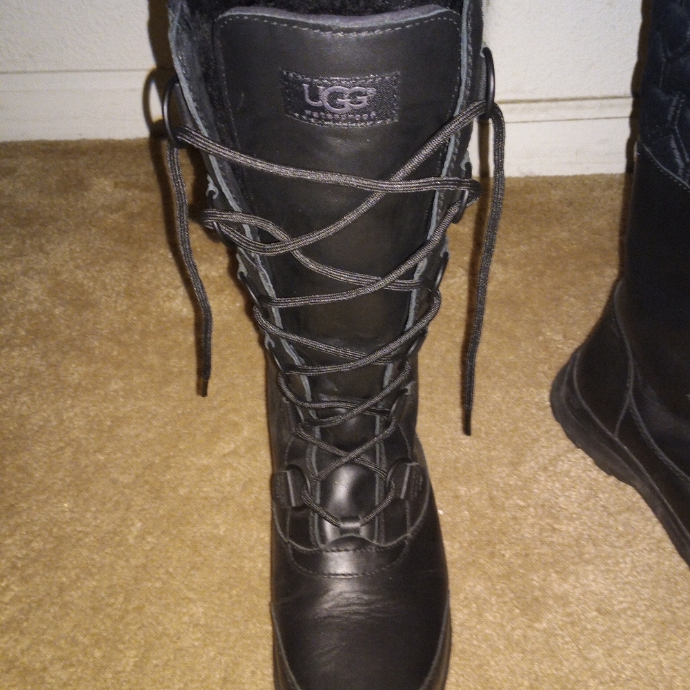 UGG Boots - Picture 4 of 7